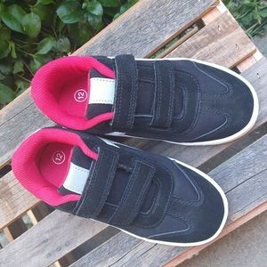 Size 8:Cat & Jack Boys Shoes